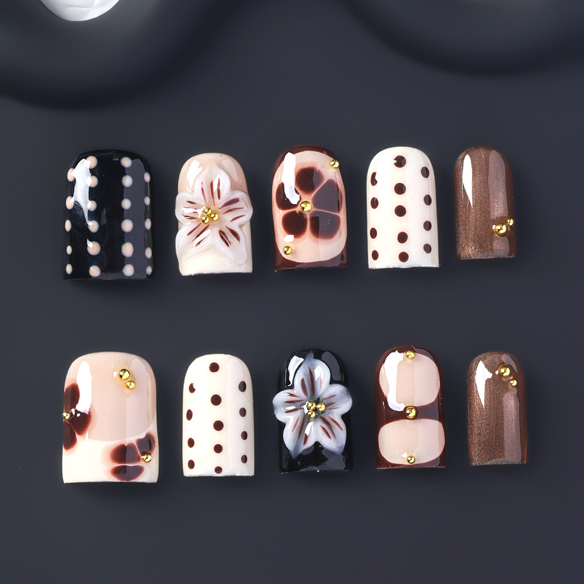 Nail Art Press On - 10 Stück handgefertigte, kurze, quadratische Aufklebenägel